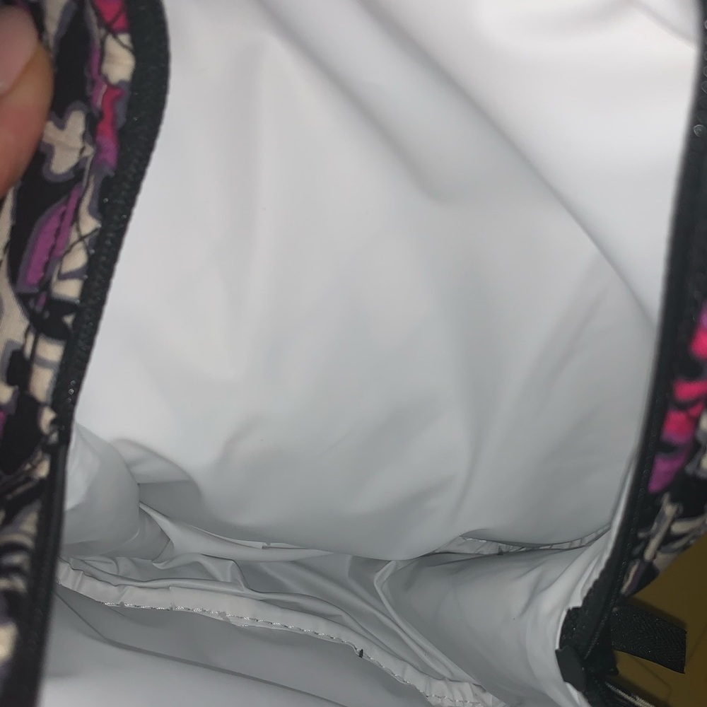 🔥VERA BRADLEY LUNCHBOX🔥 - Picture 3 of 3